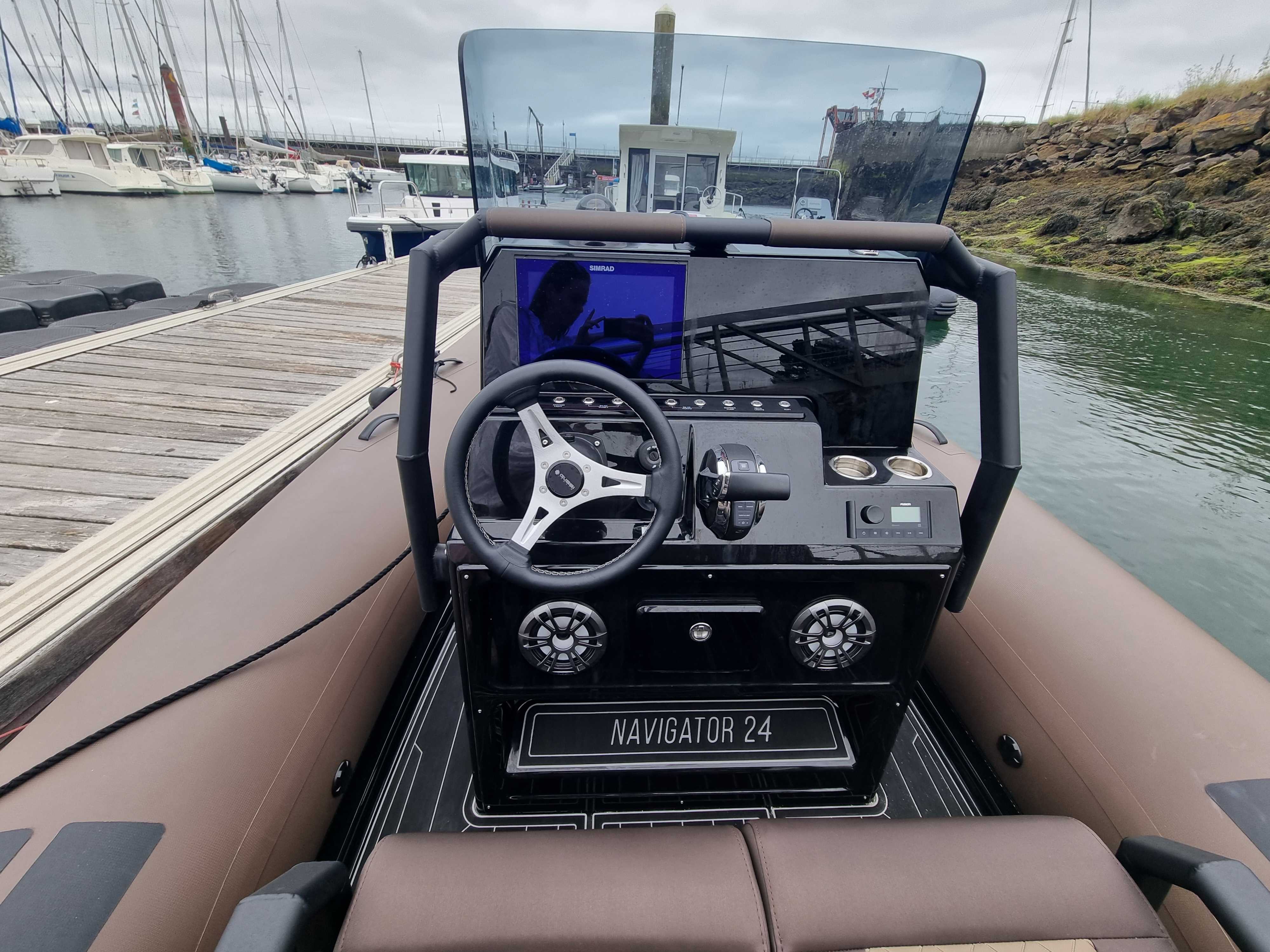 slider 6 Brig Navigator 24